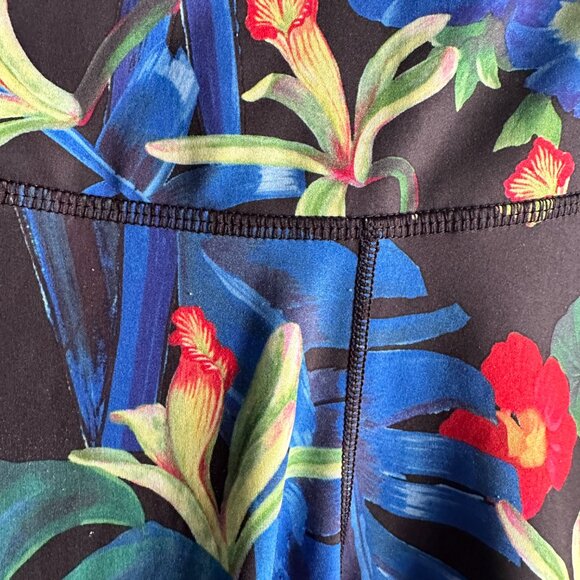 Nike Tropical Print Mesh High Rise Dri Fit Legging sz Medium - Picture 6 of 8
